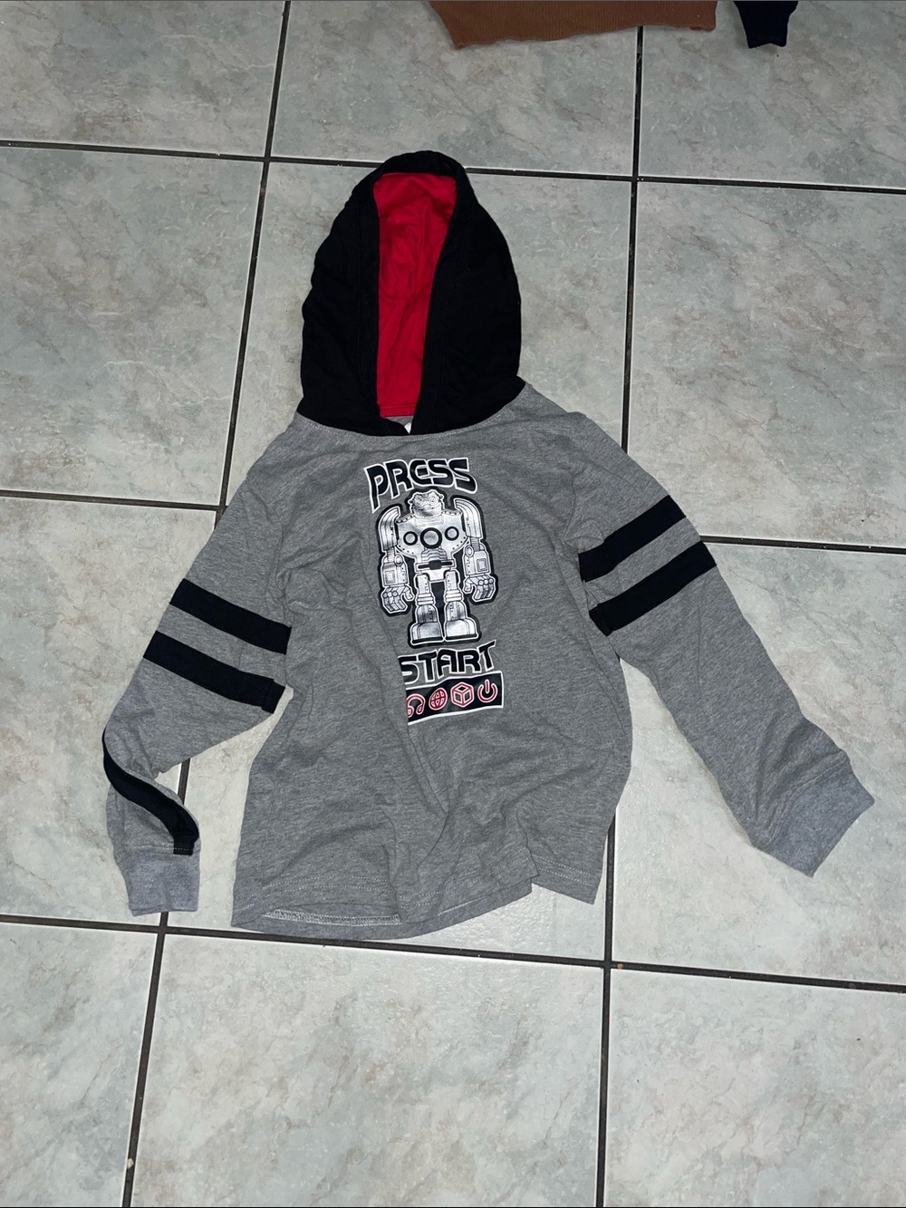 Boys sweatshirt and jacket bundle (7) size 6 - Picture 5 of 9